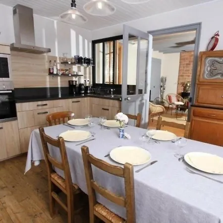 House Les Raclebuis Semesterbostad